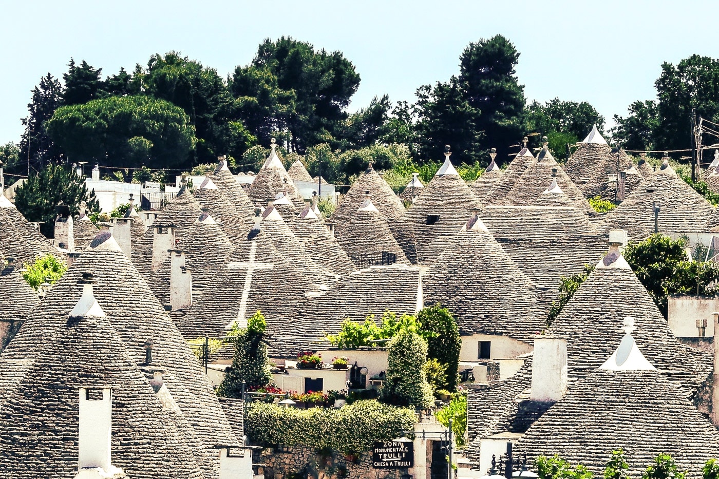 Ultimate Puglia Vacation Guide: Trulli houses in Alberobello, Puglia, Italy 